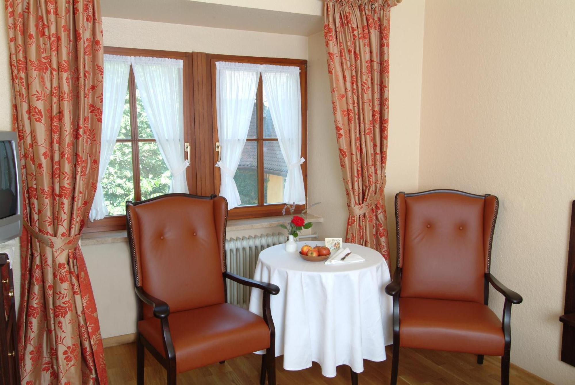 Hotel Leicht Biebelried Екстериор снимка