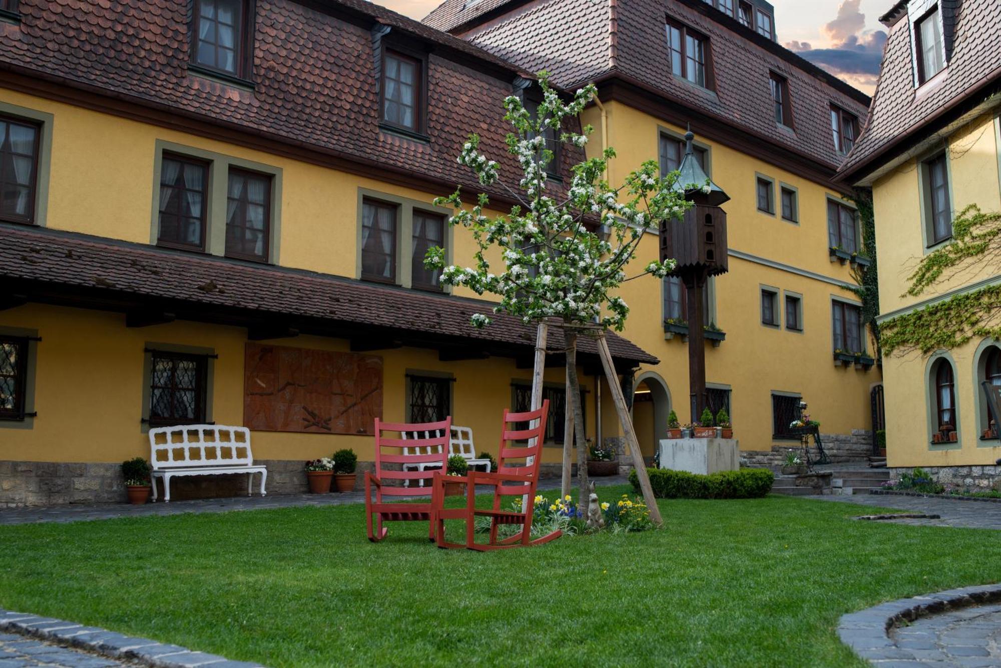 Hotel Leicht Biebelried Екстериор снимка