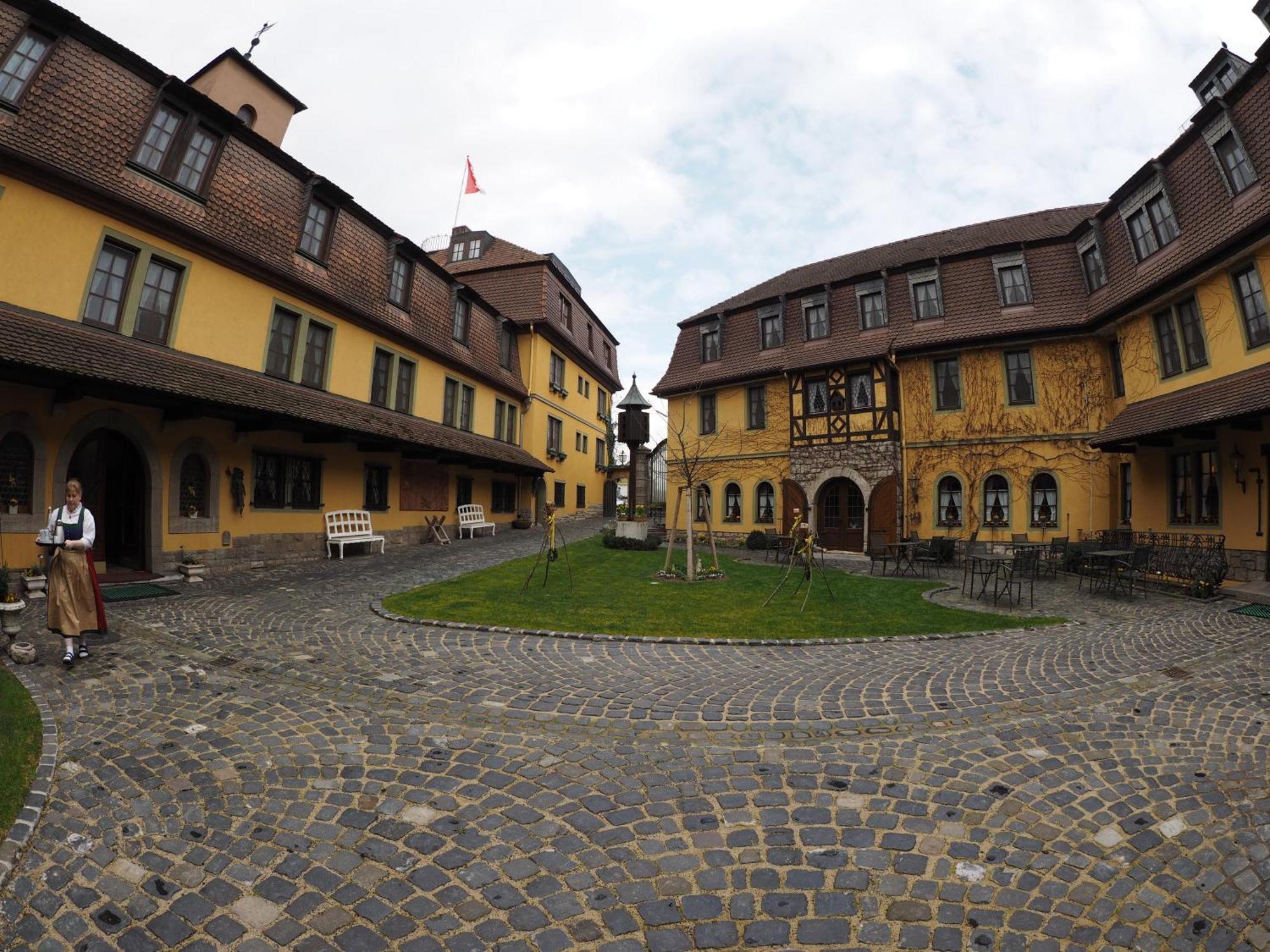 Hotel Leicht Biebelried Екстериор снимка
