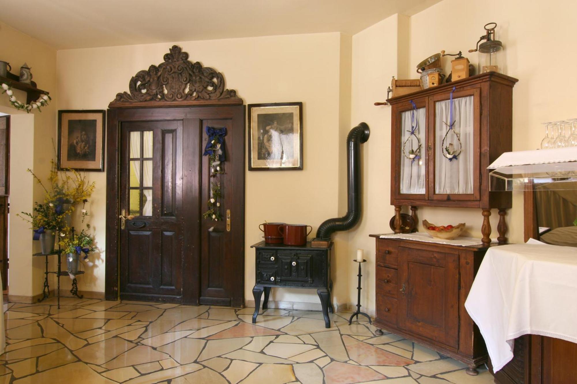 Hotel Leicht Biebelried Екстериор снимка